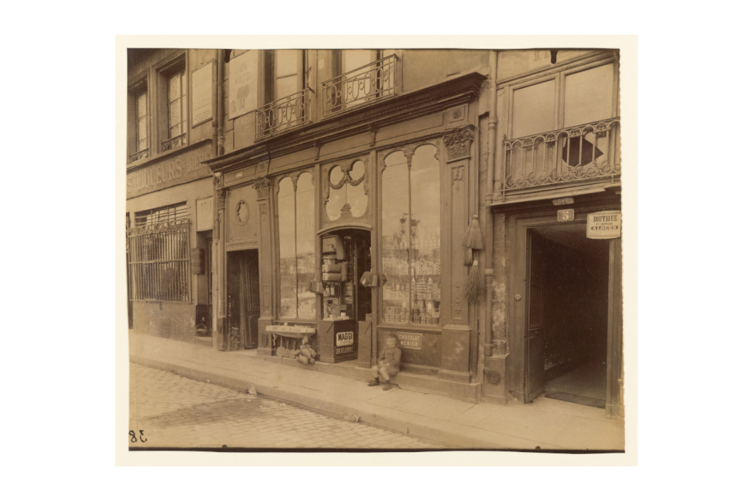 Main image Atget / Boutique Louis XVI, 3 quai Bourbon — Exhibition Print - 24 x 16