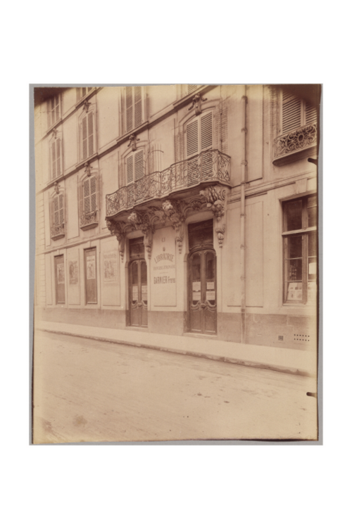 Main image Atget / [Librairie Garnier Frères, 6 rue des Saints-Pères] — Exhibition Print - 16 x 24